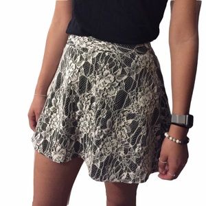 ‼️5/$15‼️ Black and White Lace Skirt